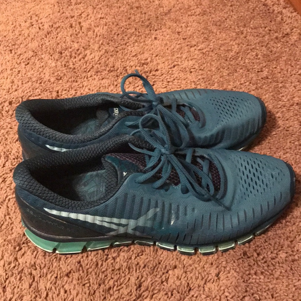 Men’s ASICS sneakers